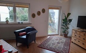 Hinter Burg, Haus mit Garten
